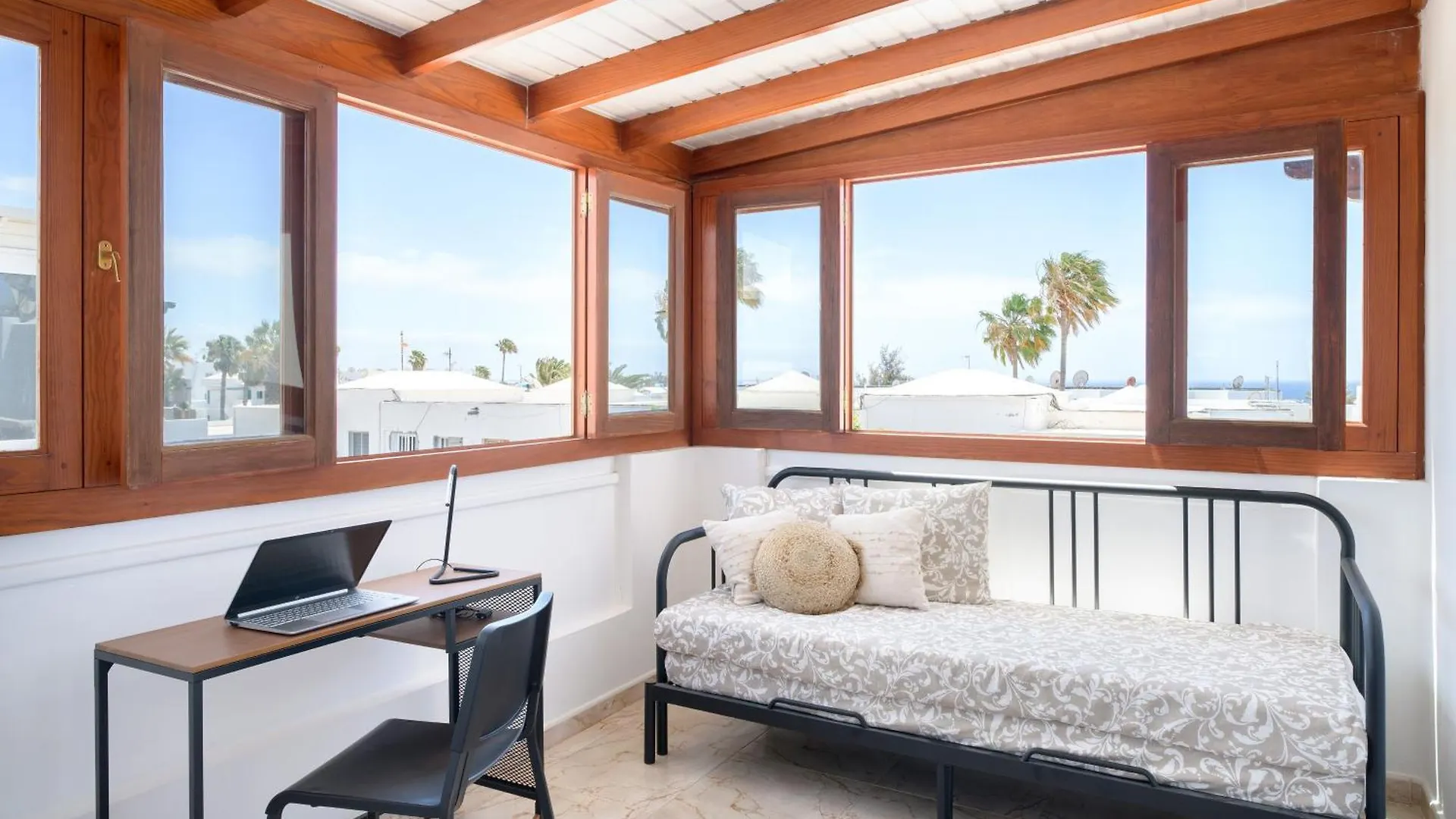 Villa Eric With A Private Stunning Heated Pool Puerto del Carmen  0*, Puerto del Carmen (Lanzarote)