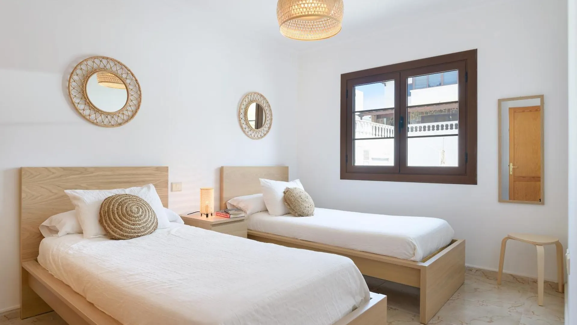 Villa Eric With A Private Stunning Heated Pool Puerto del Carmen